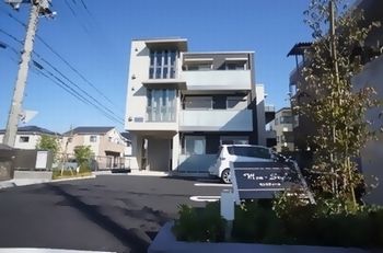 モンスティールの外観画像