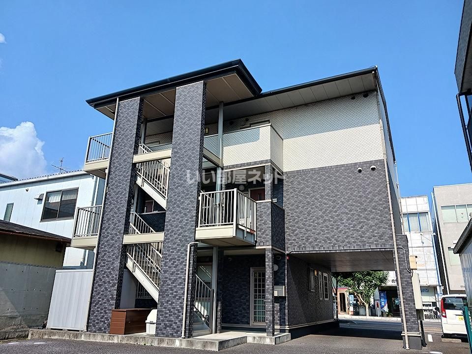 FAMZ HATTORIの外観画像