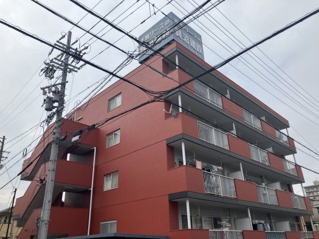 ロイヤル服部の外観画像