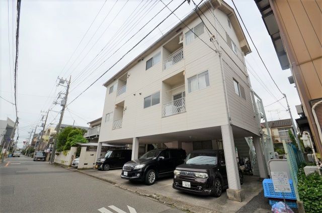 メゾンカワベの外観画像