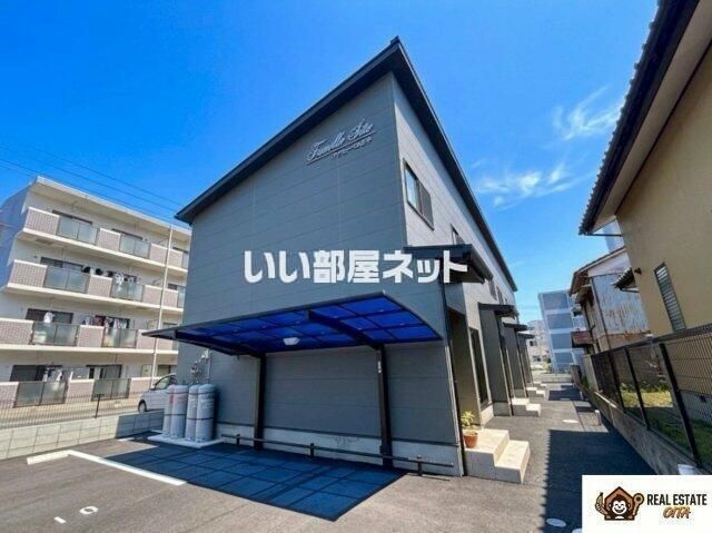 ファミーユ志手の外観画像