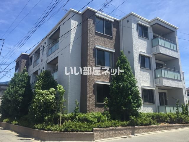 アシュテシュールの外観画像
