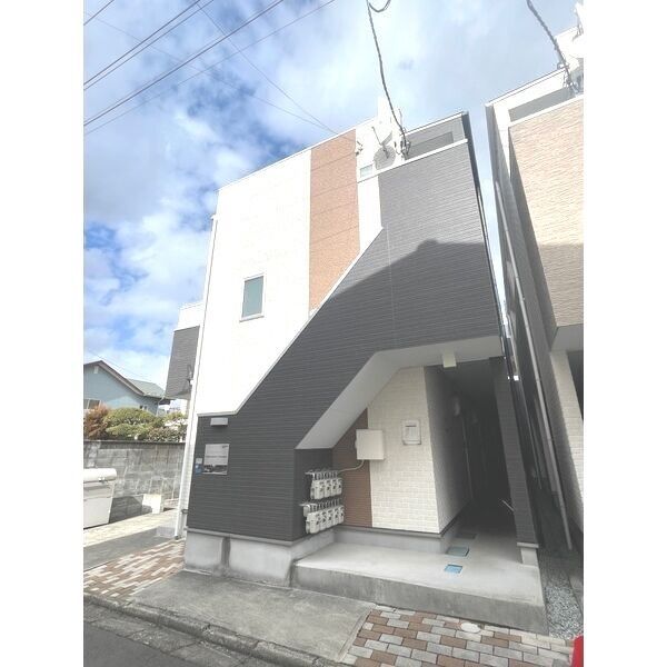 Impressive Hayamaの外観画像