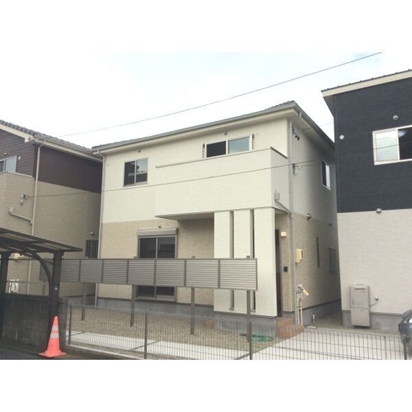 戸建西中島B棟の外観画像