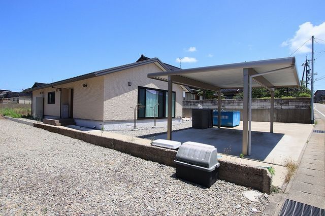 かほく市木津貸家の外観画像