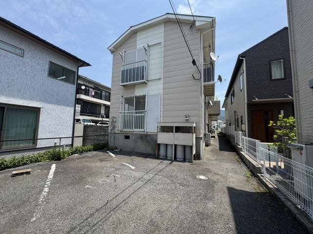 ドミールムナカタ 駐車場付の外観画像