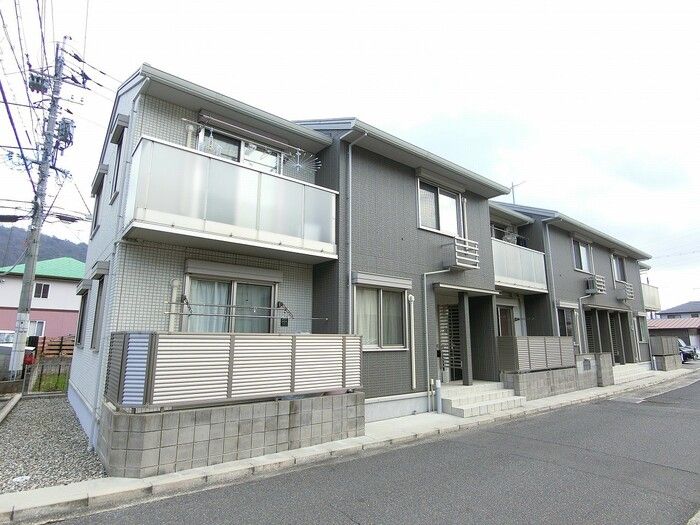ダン・ルミエールの外観画像