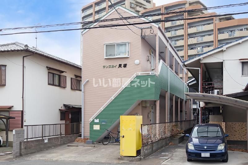 サンスカイ貝塚駅前の外観画像