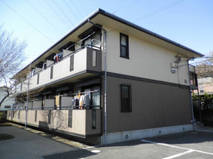 ヴィラ・ファミーユ Bの外観画像