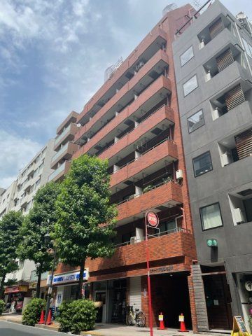 カテリーナ新宿御苑駅前の外観画像