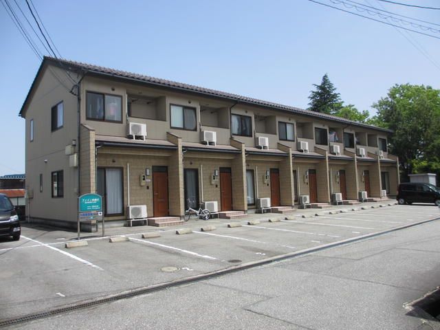 ファイン向新庄の外観画像