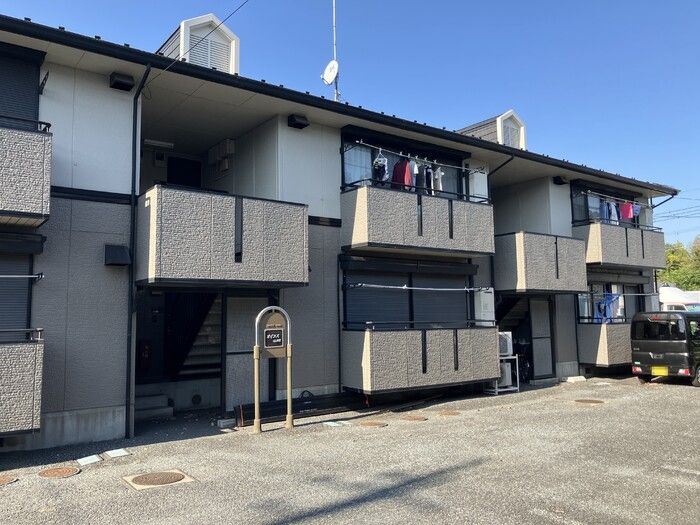 オイコス 参番館の外観画像