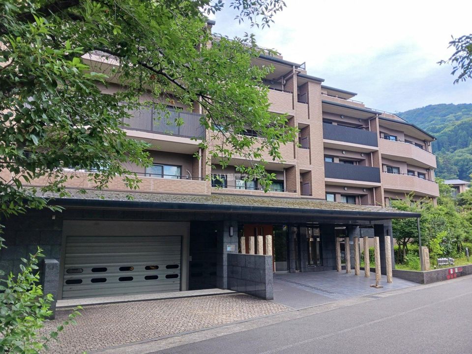 レフィナード嵐山の外観画像