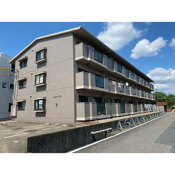 ソレアード川添の外観画像