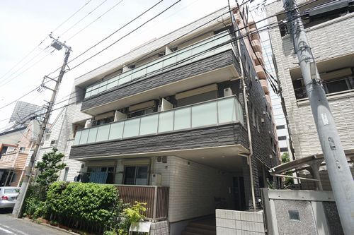 シャルル メゾンの外観画像