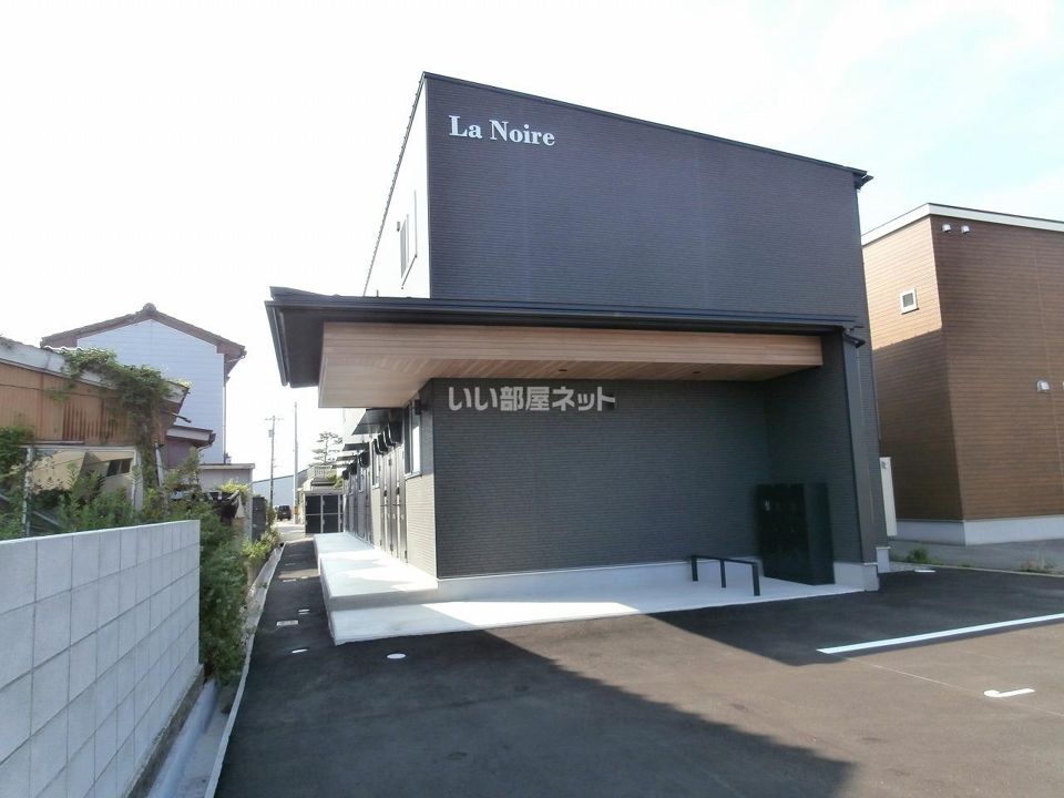 La Noireの外観画像