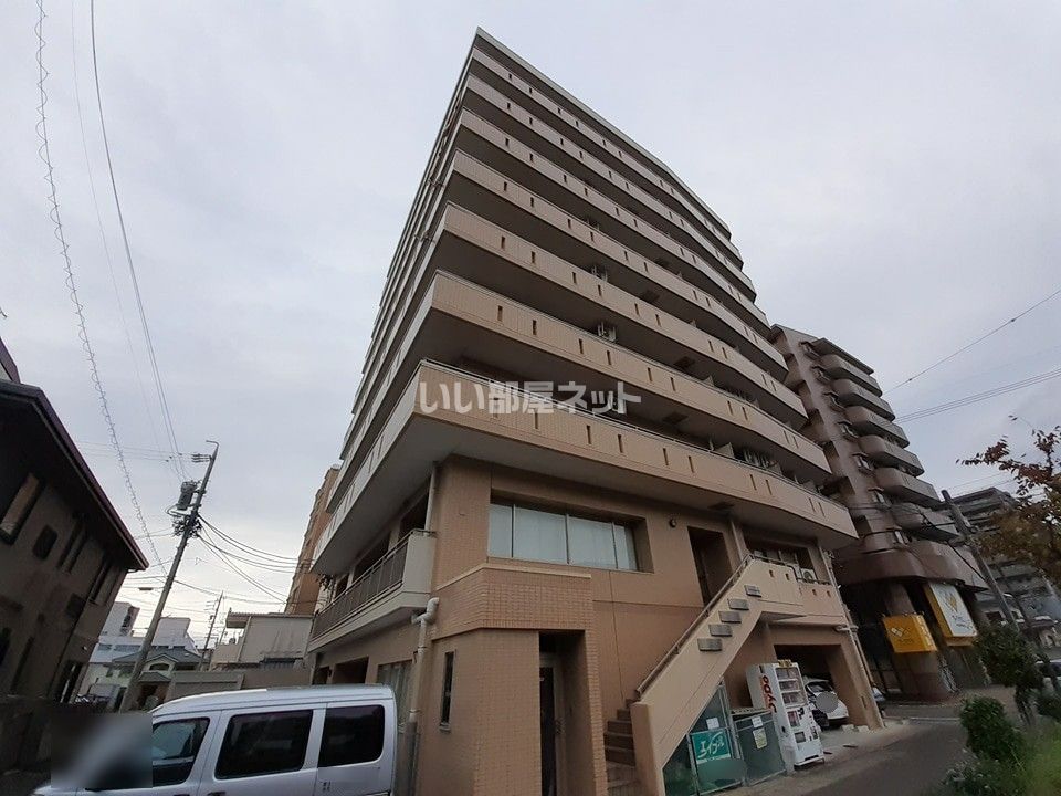 第3さくらマンション中央の外観画像