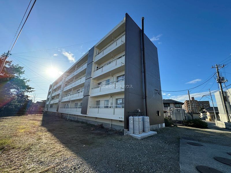 ヴィラナリー新発田の外観画像