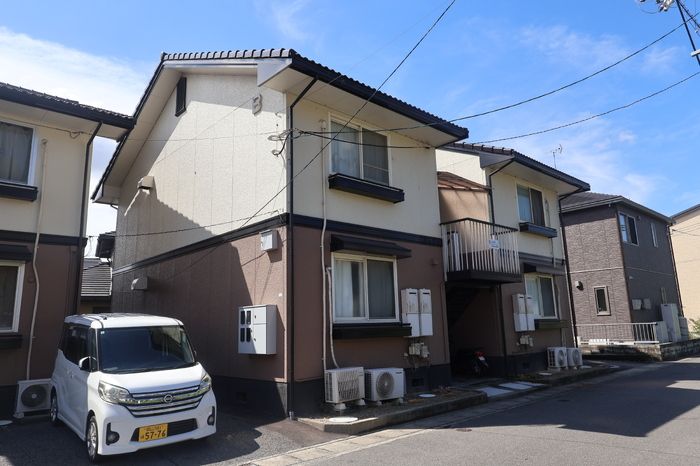 シャンポールさい B棟の外観画像