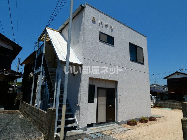 巴ハイツの外観画像