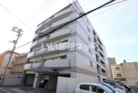 サンパレス麻里布の外観画像