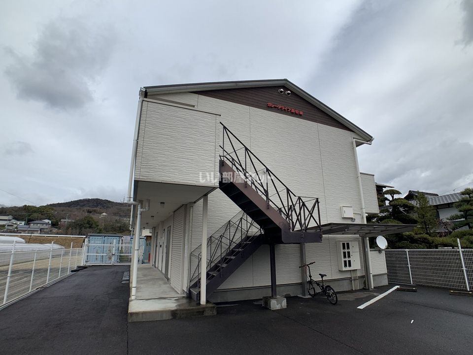 ガレージライフ高松東の外観画像