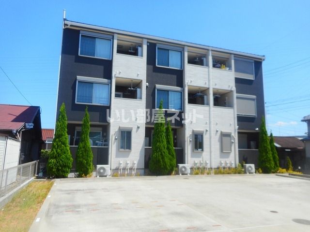 カーサ・ソラーレの外観画像