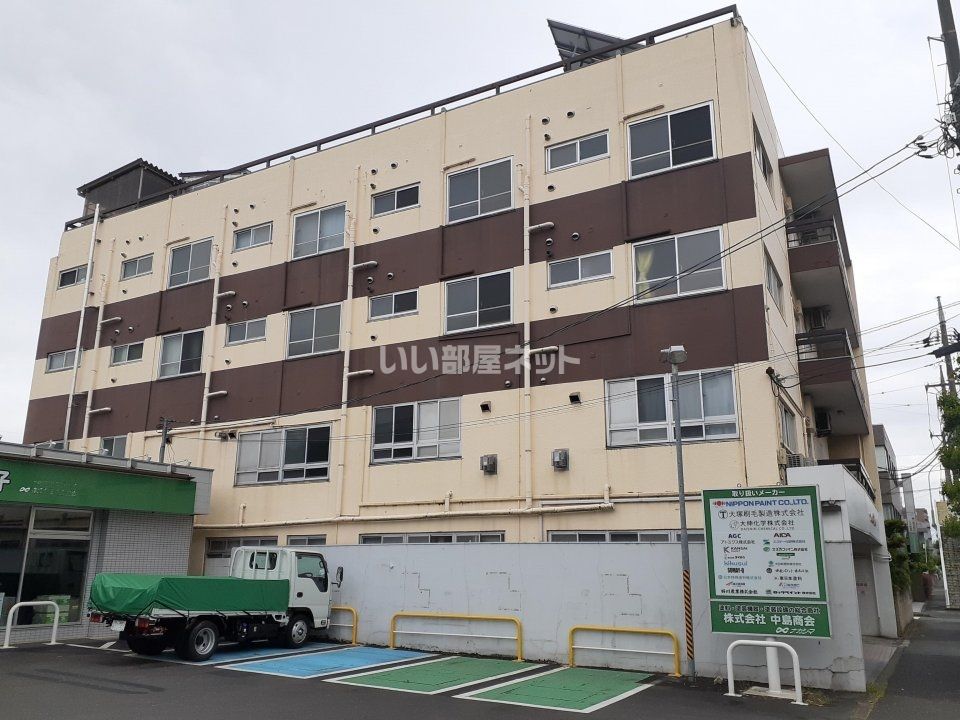レディース・ビレッジ ヨシトモの外観画像