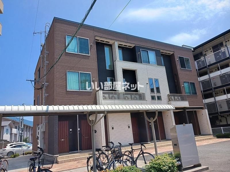 ラインハイム三萩野の外観画像