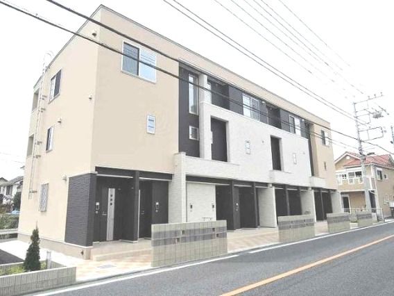 メロー・イエローの外観画像