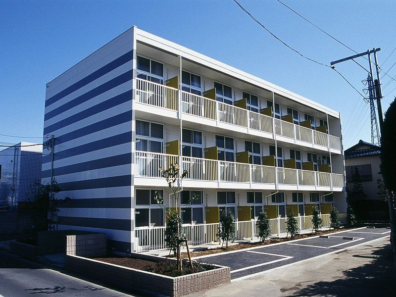 レオパレススリーウッドの外観画像