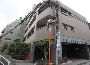 LUXURY APARTMENT NISHI-SHINJUKUの外観画像