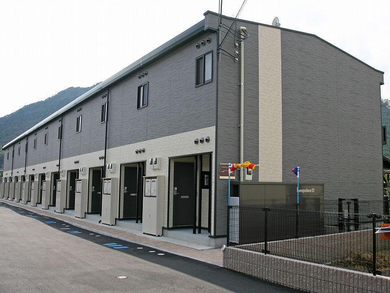 レオパレストゥエンティツゥの外観画像