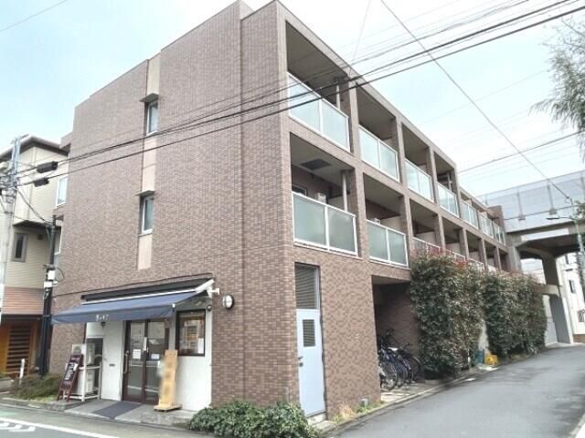 プレール学芸大学の外観画像