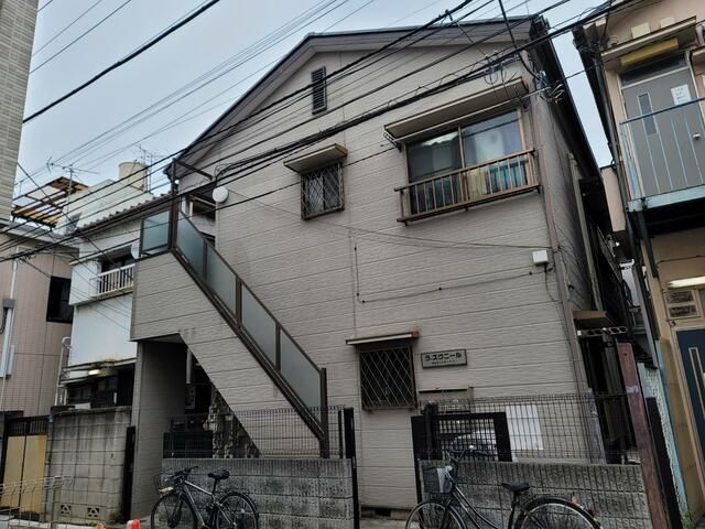 ラ・スヴニールの外観画像