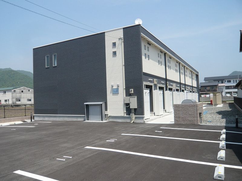 レオネクストチャンティック西脇の外観画像