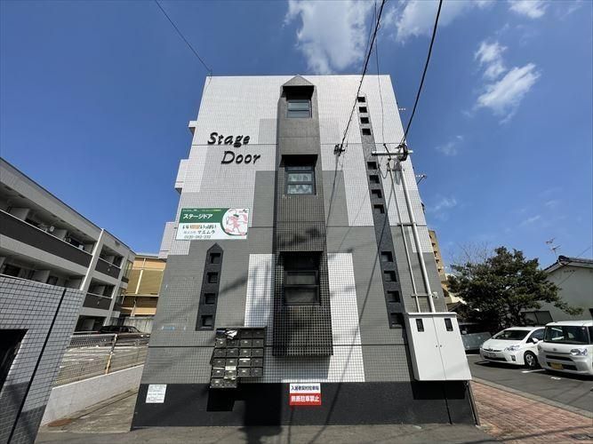 ステージドアの外観画像