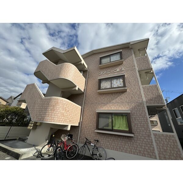 ファミーユⅠの外観画像