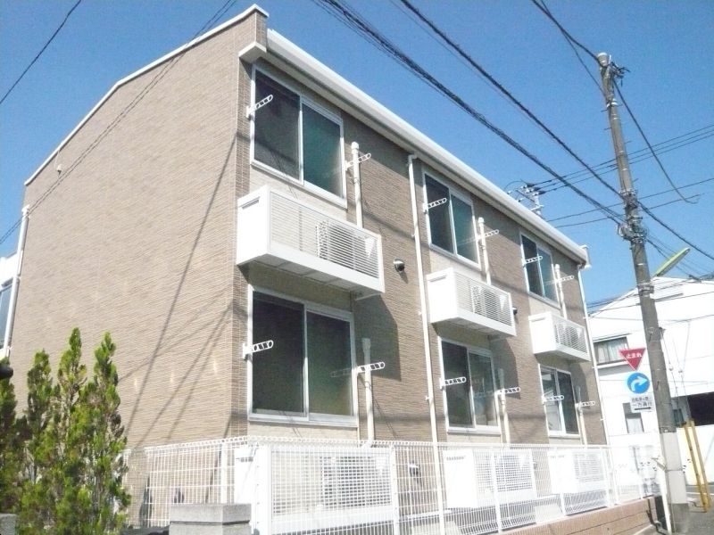 レオパレス上用賀三丁目の外観画像
