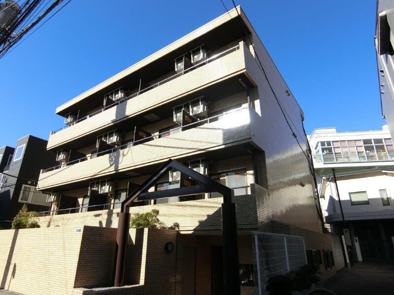 フリービング新宿の外観画像