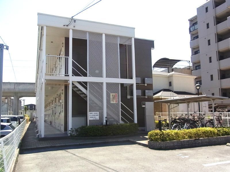 レオパレスフローラの外観画像