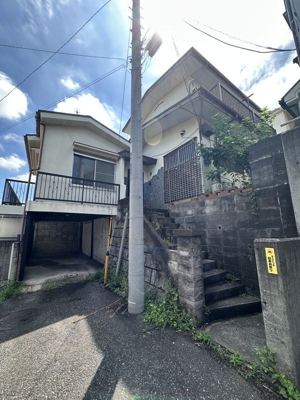 多摩湖町一丁目戸建ての外観画像