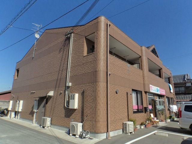 アドヴァンスの外観画像
