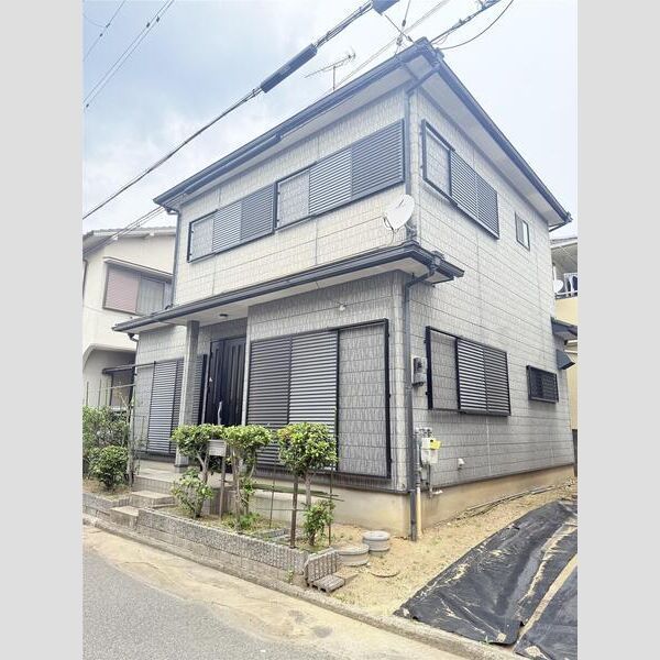 平岡町一色戸建の外観画像