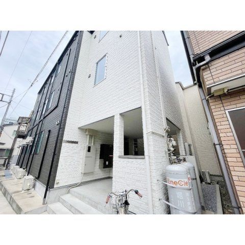 メゾンアルピナ北千住の外観画像