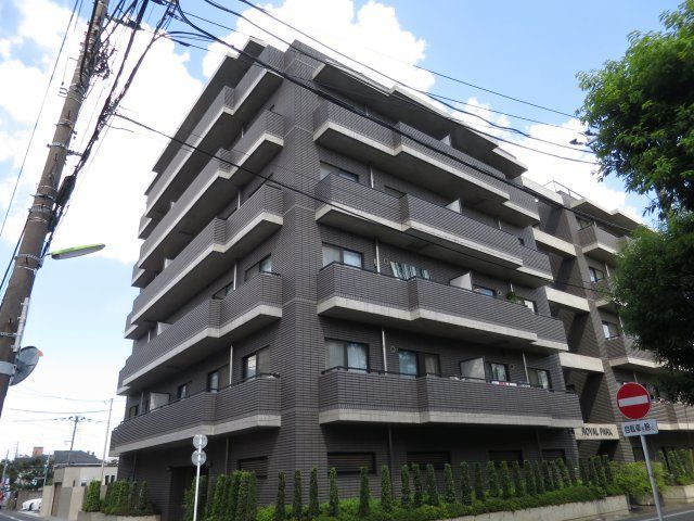 ロイヤルパークの外観画像