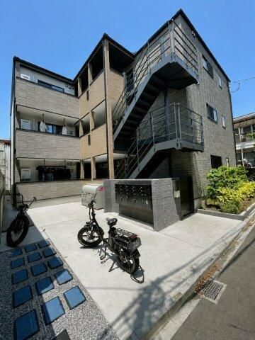 MELDIA新宿の外観画像