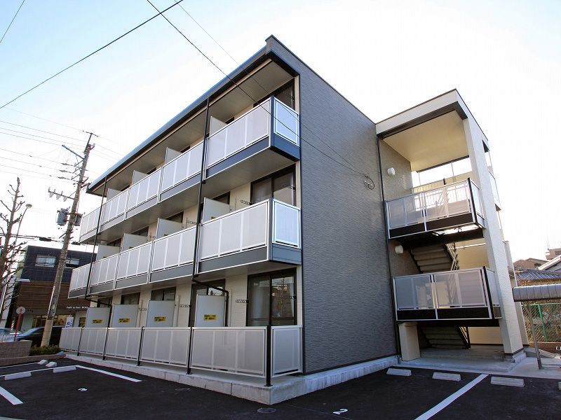 レオパレス稲葉地本通の外観画像