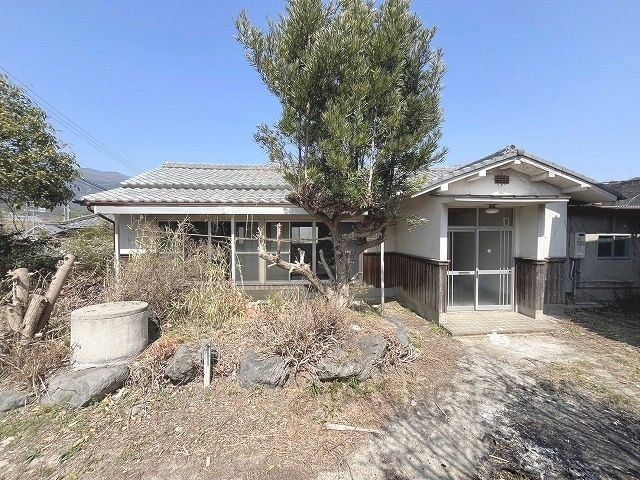 小殿135-1貸家の外観画像