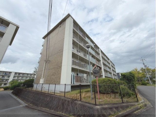 Aマンション11号棟の外観画像